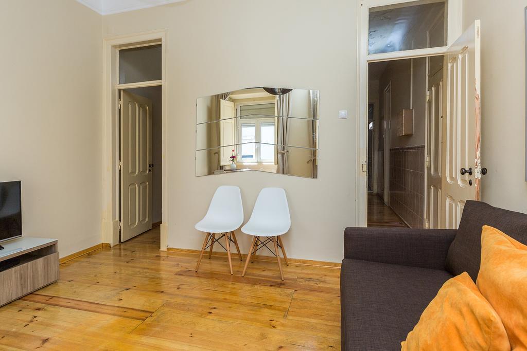 Lejlighed Ground Floor W/backyard