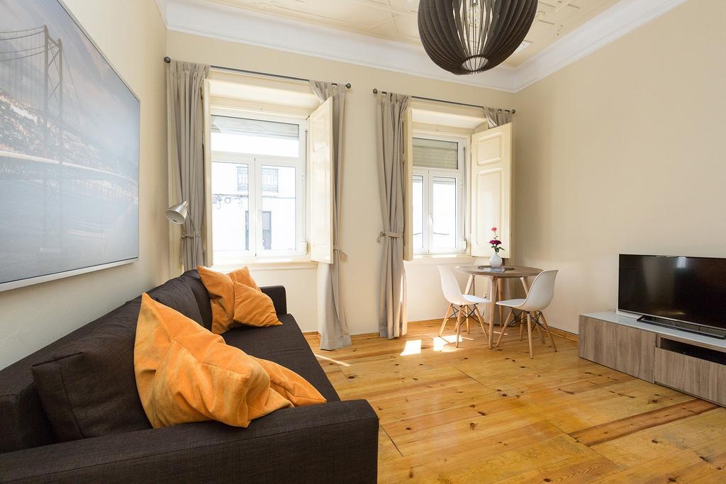 Lejlighed Ground Floor W/backyard *